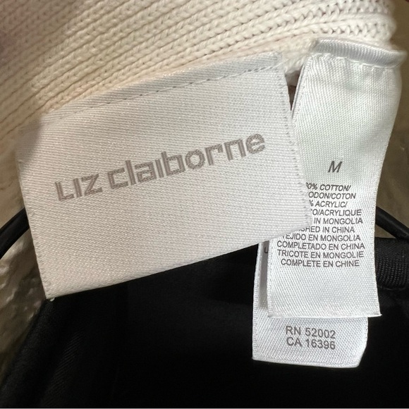 Liz Claiborne Cream Textured Sweater with unique V-neck Size Medium - Picture 5 of 10